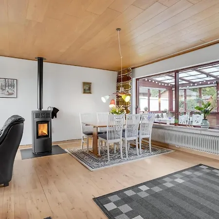 3 Bedroom Pet Friendly In