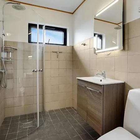 3 Bedroom Pet Friendly In Holiday home *