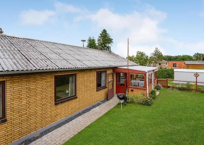 Holiday home 3 Bedroom Pet Friendly In *