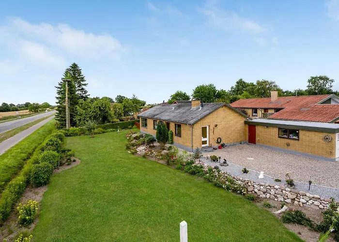 3 Bedroom Pet Friendly In